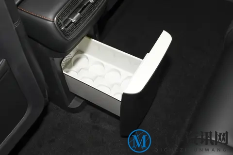 红旗HS6 PHEV:一场关于真实续航与家庭出行的深度探索-2