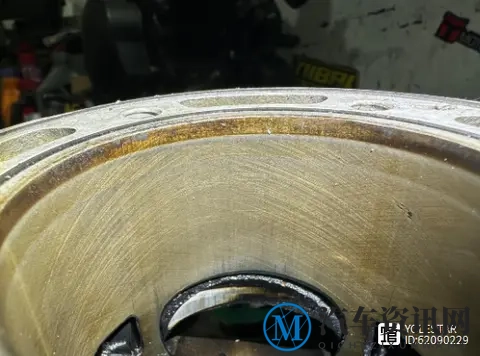 发动机燃烧室缸面的积碳,永远不应该清洗-1