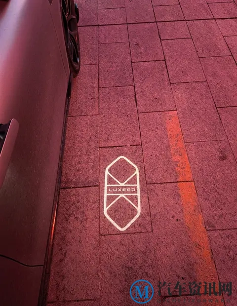 智界汽车，免费点灯，这事儿有点意思-1