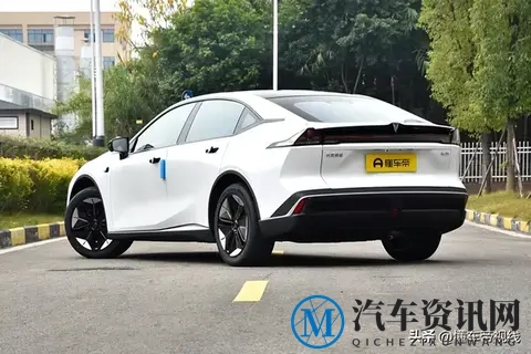 新车 | 售11.99万元_限量4000辆,深蓝经典·SL03正式上市-3
