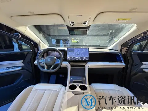 7万多落地合资车,朗逸新锐和经典轩逸,到底谁更省心?-1