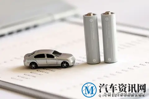 锂电都便宜成这样了，燃油车还守着铅酸电瓶？核心原因戳破了-2