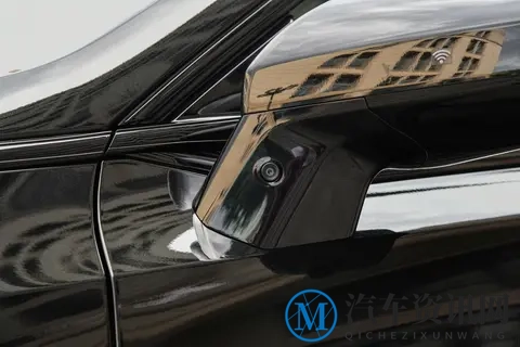 选家用车犯难?深蓝 L07 华为系统 + 大空间,试驾完我直接订了-3