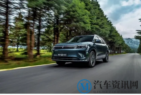 问界M7事故原因分析：辅助驾驶不值得完全信任！-1