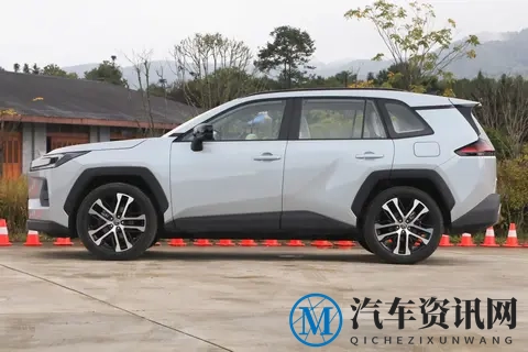 下一代油车来了！广汽丰田全新威兰达全网首测，智能到不像燃油车-1