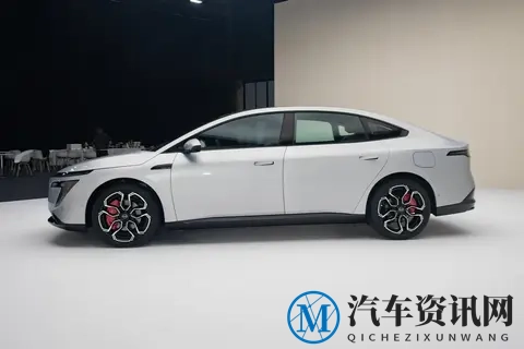 东风日产N7:为拖家带娃家庭,量身定做的纯电轿车,实至名归!-2