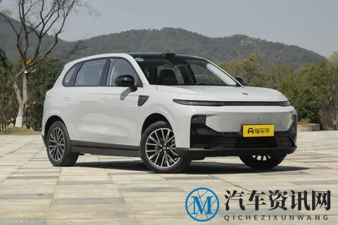 开了一月零跑B10，终于知道它为啥这么火，难怪销量一路飙升-2