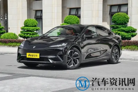 选家用车犯难?深蓝 L07 华为系统 + 大空间,试驾完我直接订了-1