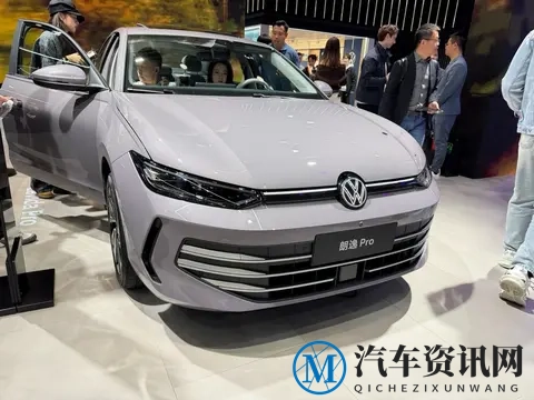 很难想象，这是一款挂着大众车标的全新轿车，车展实拍朗逸Pro-3