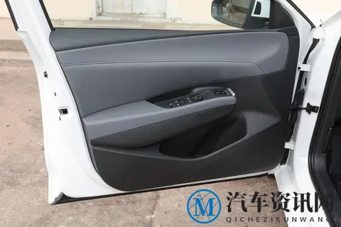 朗逸 2026 款 Pro 1.5L 如逸版:家用入门级轿车的实用之选-2