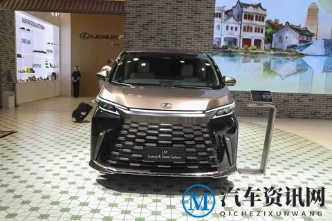 雷克萨斯LM新版本来了,隔屏设计,高端车开始玩隐私?-2