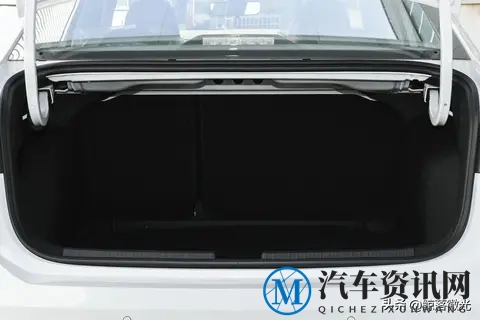 限时8.88万起，国民家轿全面升级，朗逸Pro产品力有多能打？-3