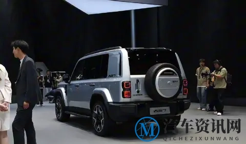 iCAR推首款电驴硬派SUV,备胎能变箱子,5秒破百还带固定踏板。-1