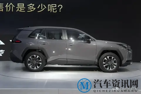 破局15万级！全新RAV4荣放亮相广州车展，8155大屏+混动油耗4.8L-1