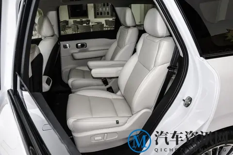 优选20万内六座SUV:零跑C16 2026款 增程式 200尊享版 6座产品力详解-2