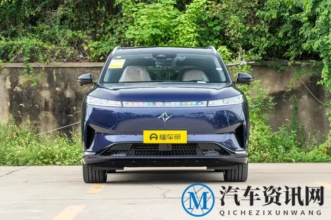 实测轴距3025mm,带冰箱彩电大沙发,26 款东风奕派eπ008家用真香-2