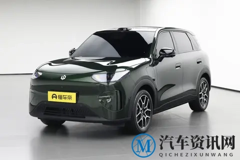 广州车展热门展台！零跑 A10 把 10 万级车卷到新高度-2