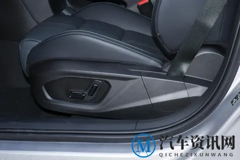 燃油性能新标杆：第三代领克03凭什么征服年轻消费者？-3