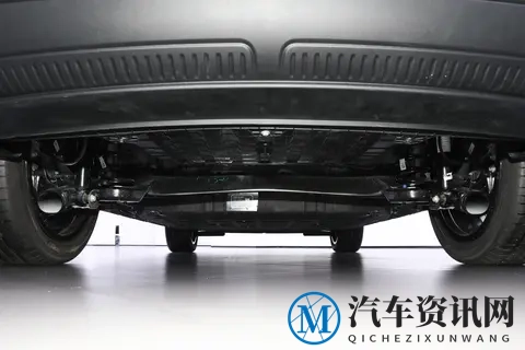 零跑A10实车曝光！10万内激光雷达+500km续航+8295芯片-2