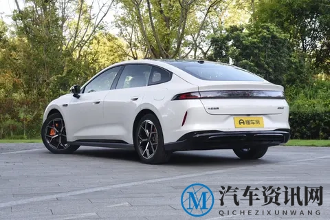 问界M9连续四期NPS第一,问界M8首秀即登榜二-1