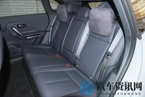 零跑Lafa5体验:年轻人的个性之选,不止于颜值-3