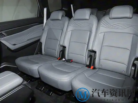 新款吉利豪越L拿出了诚意！不到10万元买中型SUV，能否让你心动？-1