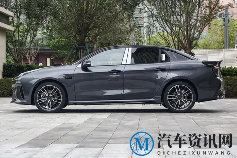 拒绝妥协！第三代领克03：272马力+爱信8AT，家轿也有性能范儿？-3