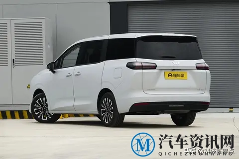 五菱星光730系列上市12天累计交付突破1万台，售价7.3万起-2