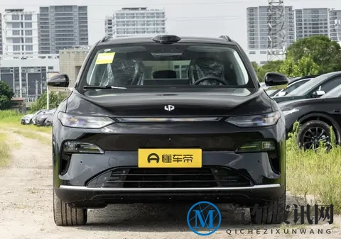 冬季开车，选一辆续航稳定，冬日不打冷颤的SUV，零跑C11很不错-1
