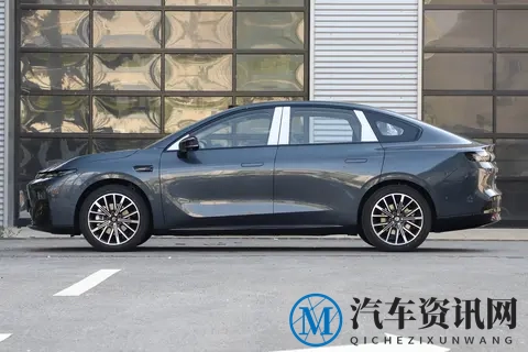 家用纯电轿车选购指南：零跑B01是否值得买？看完这篇再决定-3