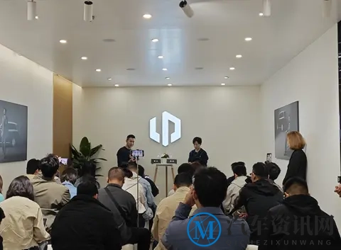 零跑汽车在广州车展上搞了个大动作，那场面热闹得很。-1