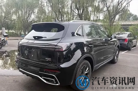 红旗HS5杀入十万级，低价冲击豪华尊严，销量背后藏着什么秘密？-3
