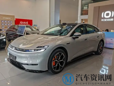 11万多竟能拿下C级车?长安启源A06实测揭秘,亮点多到超乎想象!-2