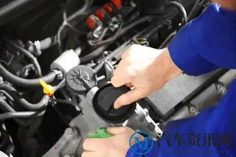 我开车12年后，才明白汽车的里程少根本没必要定期保养，都是经验-2