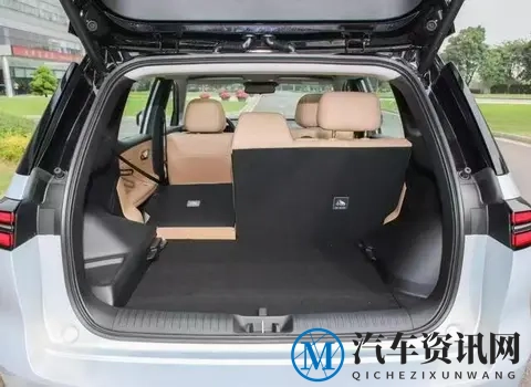 10万级纯电SUV，试驾埃安i60纯电版，空间大续航长安全靠谱，香！-3