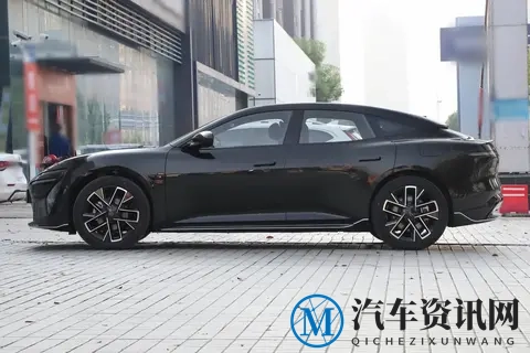 阿维塔06低至18.99万起：年轻人的豪华智能轿跑，到底有多香？-3