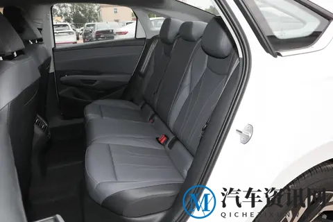 650 万家庭用脚投票的国民车,这次真的 Pro 起来了!上汽大众朗逸 Pro-2