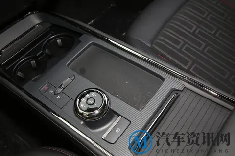 试驾福特新蒙迪欧：空间、智慧与安全，全方位体验动感大轿车魅力-2