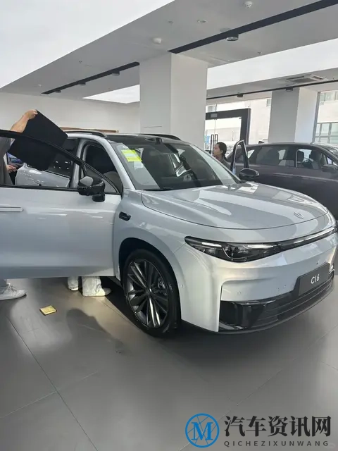 不到10万真能买到“全球认证”的纯电SUV?零跑B10促销藏着秘密?-3