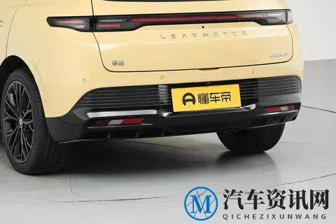 10万级潮流新宠：零跑Lafa5凭什么成年轻人的梦中情车？-3