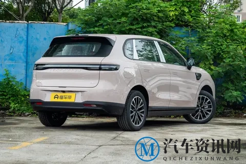 适合全家出行的纯电SUV，零跑B10，12万级价格，值得一看-2