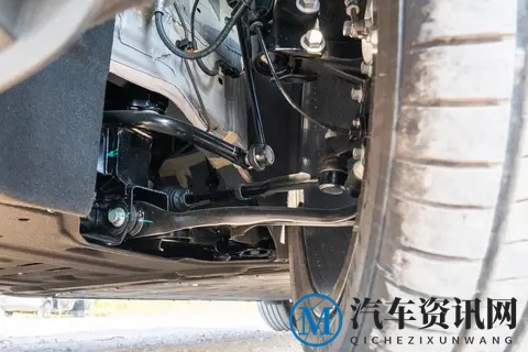 国内9.98 万起售,海外 25 万疯抢!零跑B10这款全球车会搅乱市场?-1