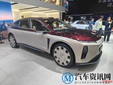 蔚来李斌：为省3万元“加班费”飞机改签“我们要活下去慢慢来”-1
