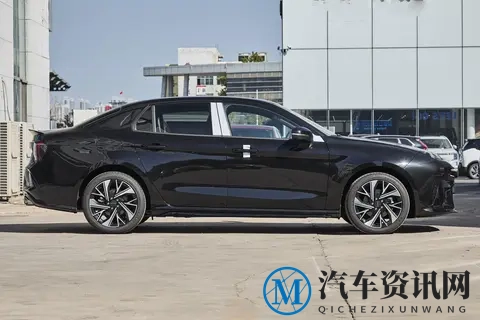 家用车也能性能 + 安全?12.18 万起 + 全 G 碰撞,领克 03 诚意拉满!-3