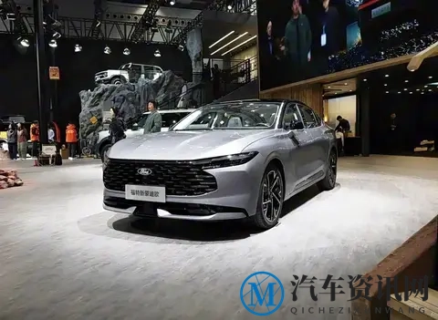 2026款蒙迪欧亮相广州！油耗4.1L+近3米轴距，混动版成焦点-1