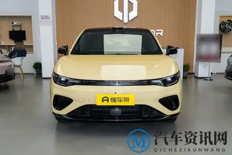 10 万级市场少有的个性之选，零跑 Lafa5 预售开启-1