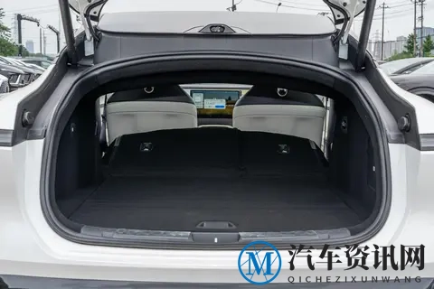 阿维塔06 2025款 Elite纯电版：科技与实用的日常伴侣-1