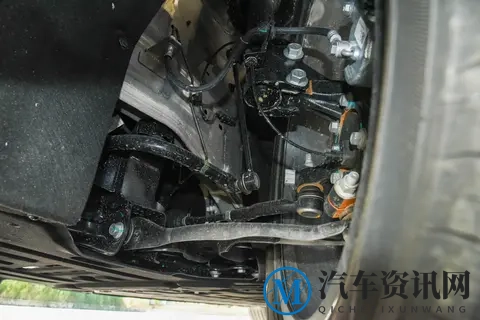 10万级可选纯电?欧盟认证的全球车,9.08万起零跑B10真的香?-1