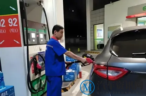 高速公路为啥偏爱沥青？5个关键原因，安全又高效-1