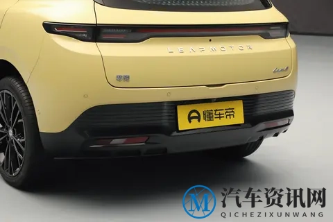10万级宽体无框车门+空气动力学设计，年轻人可以选它-2